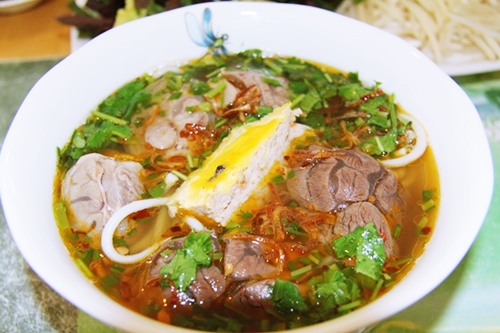 90 Bun bo Hue